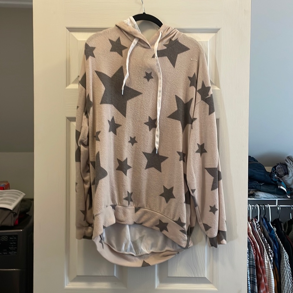 Hooded oversized sweatshirt